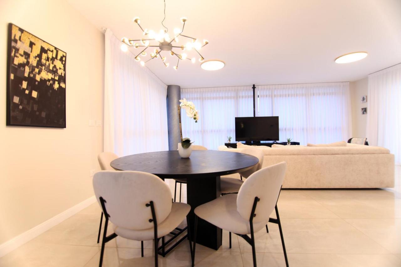 Mini Penthouse Near The Beach Netanya Exterior foto